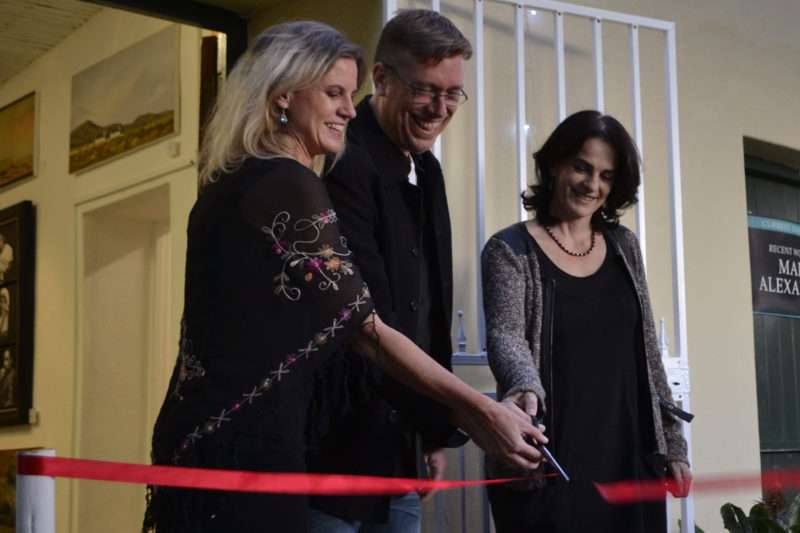 Lindy Marc and Donna cutting the ribbon at the Studio Art Gallery's grand opening